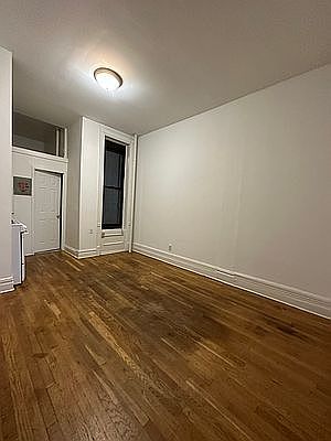 5th image of 452 W 57th St APT 1FW