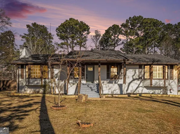 8951 Country Club Dr, Douglasville, GA 30134
