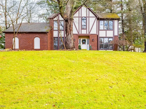 6743 Cedar Ridge Trl, Clinton, OH 44216