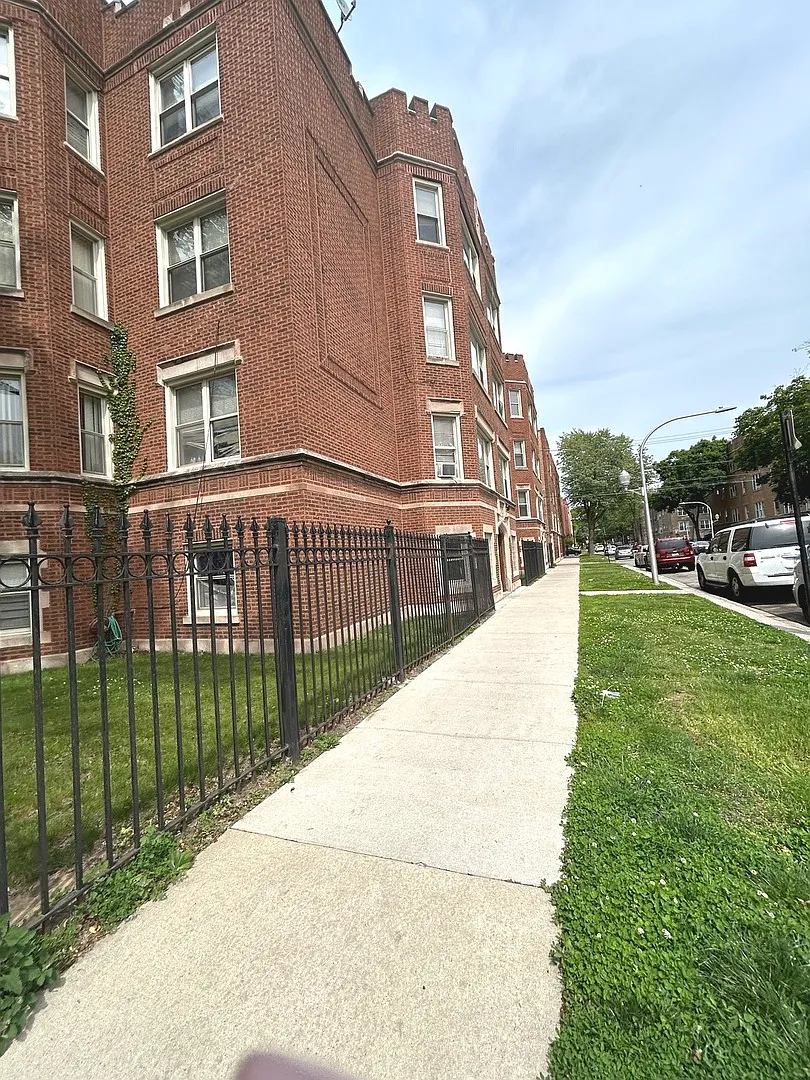 Building Photo - 7655 S Yates Blvd #2408-1