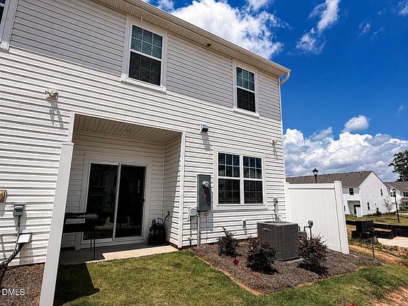 3rd image of 1899 Pheasant Trace Cir