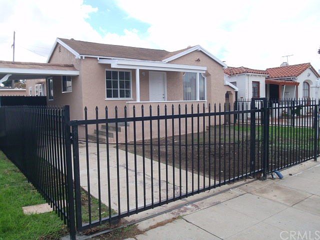 1st image of 3422 W 75th St