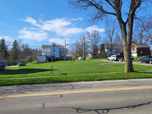 76 E Main St, Centerburg, OH 43011