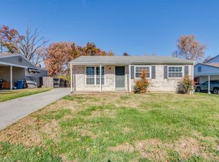 11929 Breezemont Dr, Maryland Heights, MO