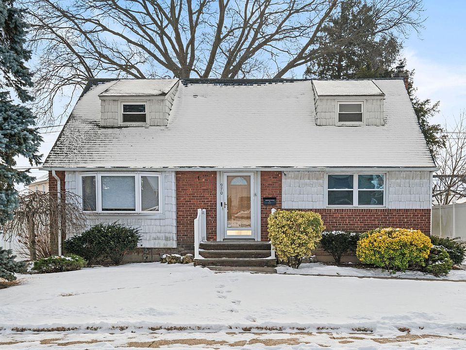1st image of 970 Whitebirch Lane