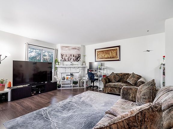 3rd image of 13283 70b Ave #201