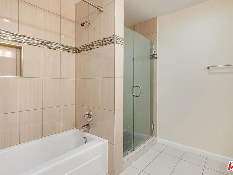 155 S Oxford Ave #506 — Photo 18