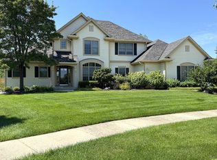 N74W7842 Rolling Meadow Ct, Cedarburg, WI 53012