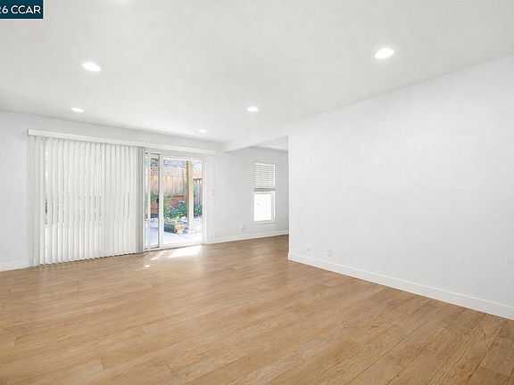 4th image of 651 Moraga Rd APT 13