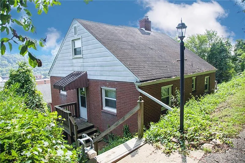 901 Prospect Ave photo 1