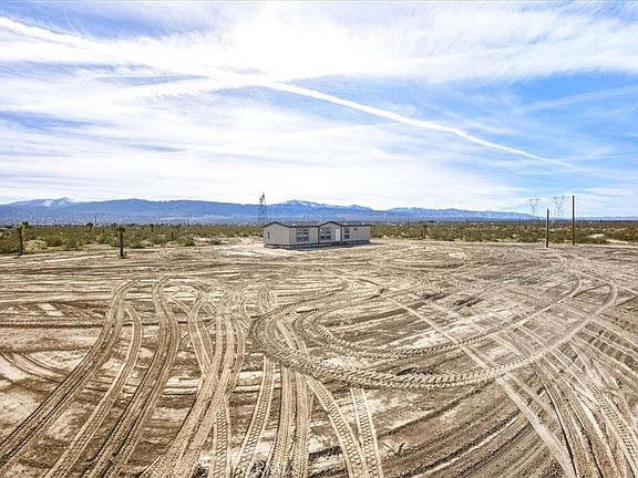 4th image of 1139 Bonanza Rd