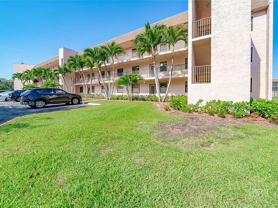 1st image of 10402 Sunrise Lakes Blvd APT 112