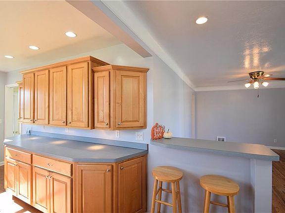3rd image of 10861 Aaron Dr