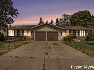 469 W 30th St, Holland, MI 49423