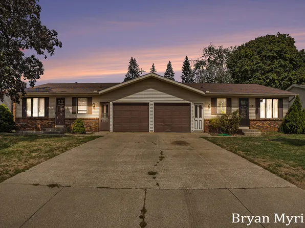469 W 30th St, Holland, MI 49423