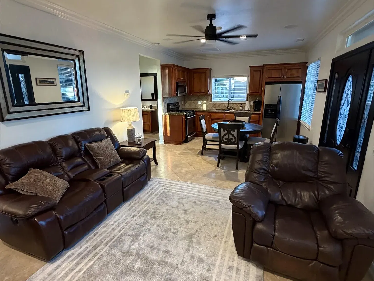 1 bed, 1.0 bath, 650 sqft, $2,700 — Photo 2