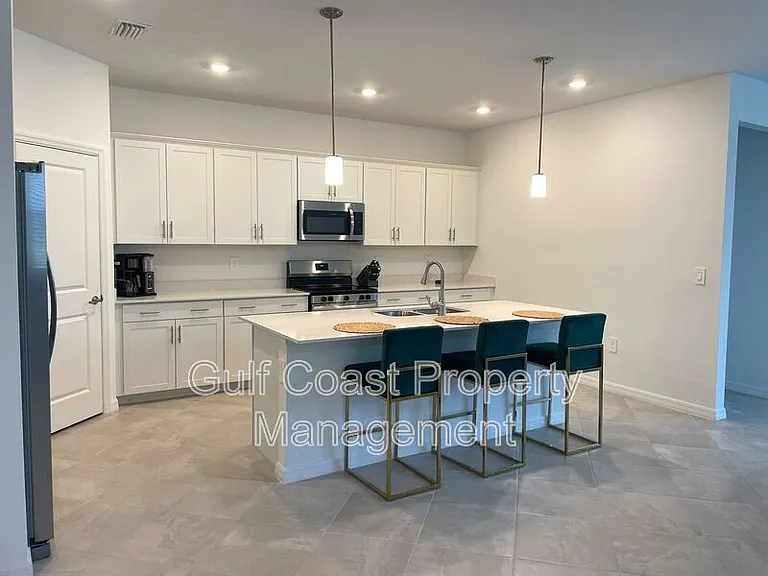 11308 Pinot Dr — Photo 5