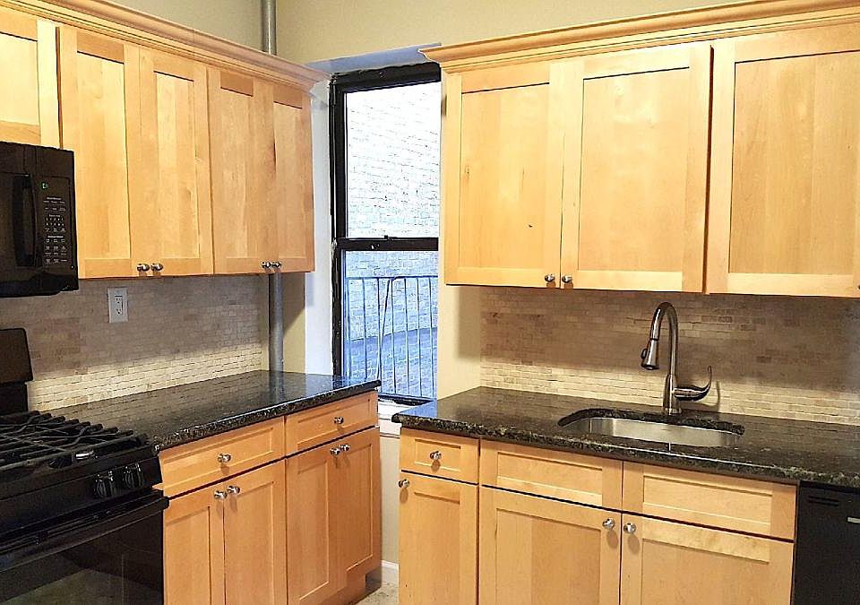 Big kitchen with dishwasher!