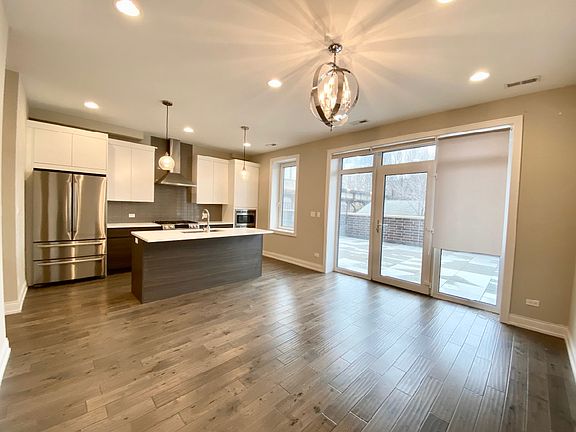 2nd image of 317 W Evergreen Ave #102