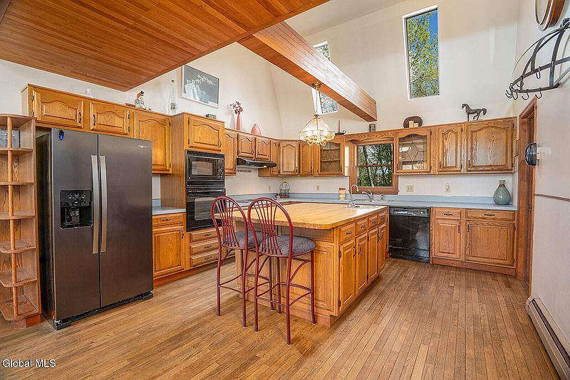 5th image of 31 Riley Hill Road