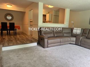 23-2 Great Wood Ct, Fairport, NY 14450