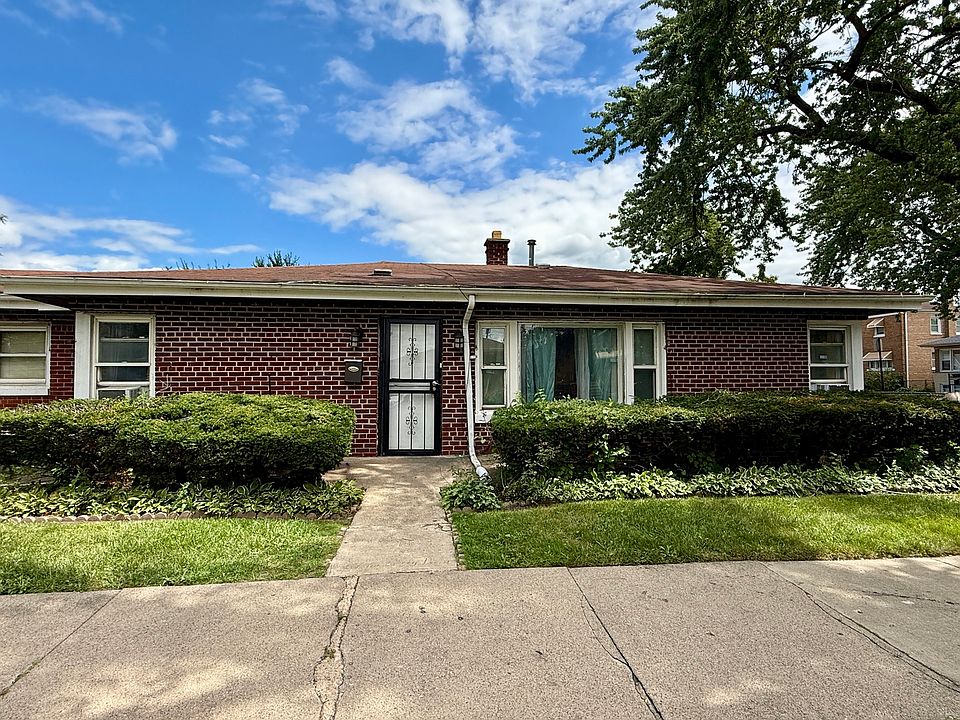2nd image of 444 W 95th Pl
