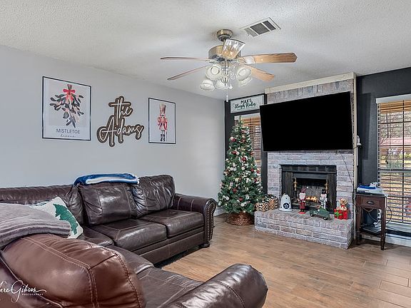 3rd image of 843 Eds Blvd