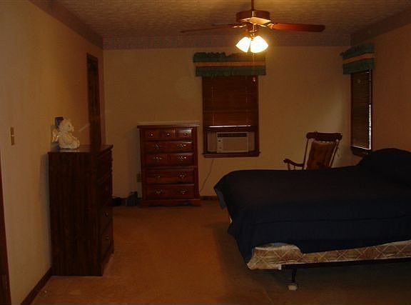 Master/bedroom