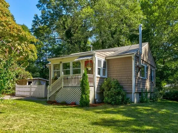 31 Springfield Dr, Littleton, MA 01460