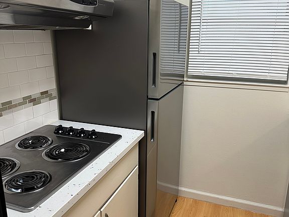5th image of 1405 Oak Grove Ave APT 105