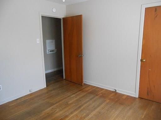 2nd image of 1909 Jameson St