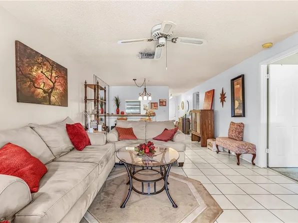 5579 Rattlesnake Hammock RD #B9, NAPLES, FL 34113