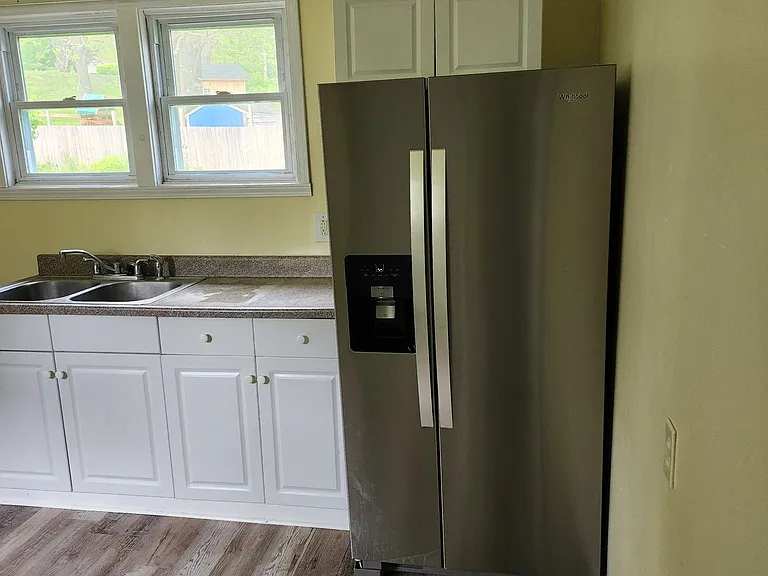 505 Sterling St — Photo 17
