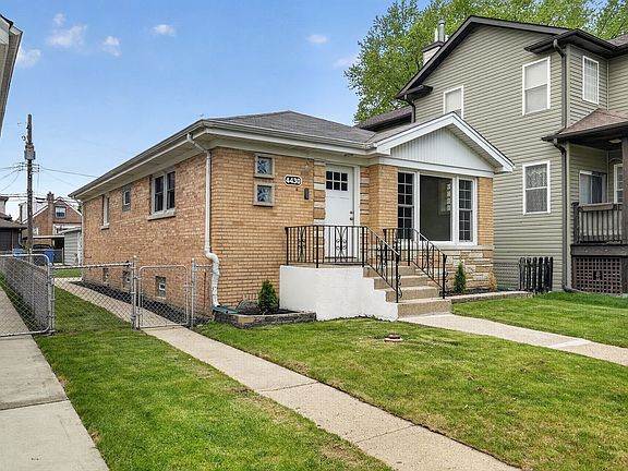 3rd image of 4430 N Mulligan Ave