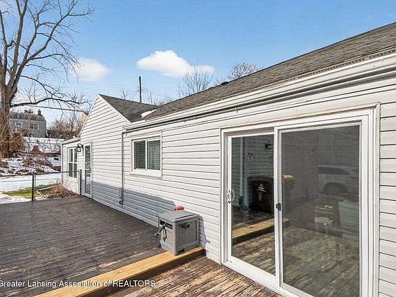 3rd image of 1109 Westfield Rd