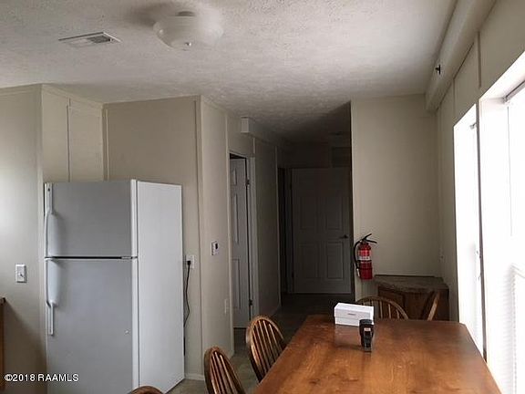 3rd image of 914 S Railroad Ave