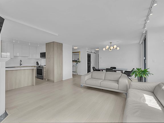 4th image of 412 12th St #504