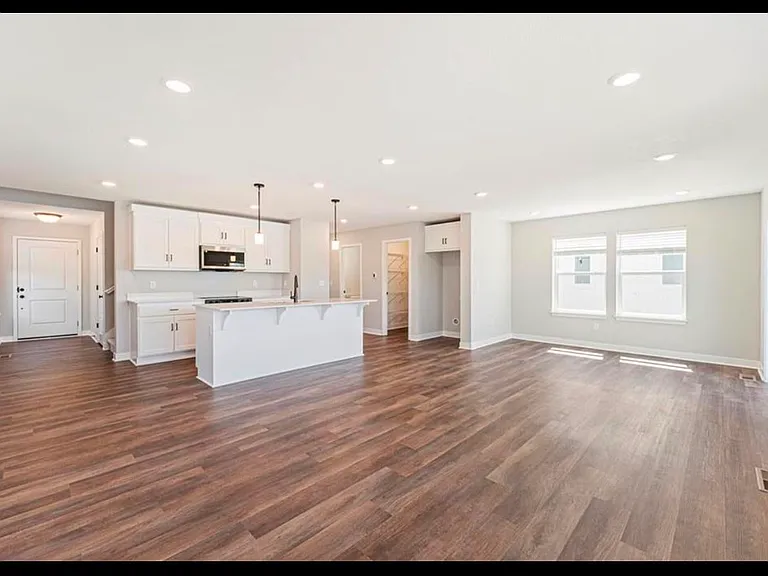 8822 SW 10th St — Photo 3