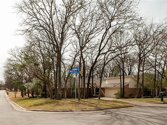 3rd image of 4800 Willow Bend Ct
