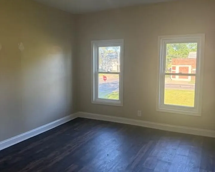 1332 Indiana Ave — Photo 8
