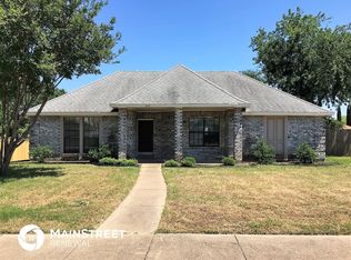 909 Knollwood Dr, Desoto, TX 75115