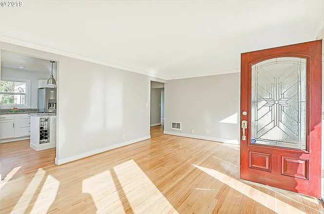 5810 SE Flavel Dr — Photo 5