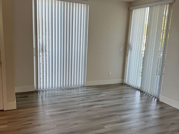 5th image of 3190 Carlin Ave #112