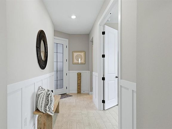 5th image of 9350 Ballaster Pointe Loop