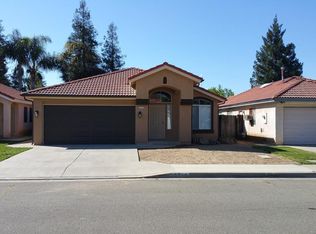 5715 W Sample Ave, Fresno, CA 93722