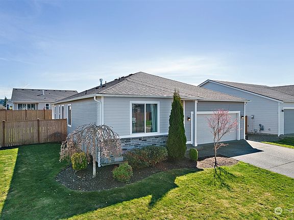 2nd image of 1599 E Nanevicz Avenue