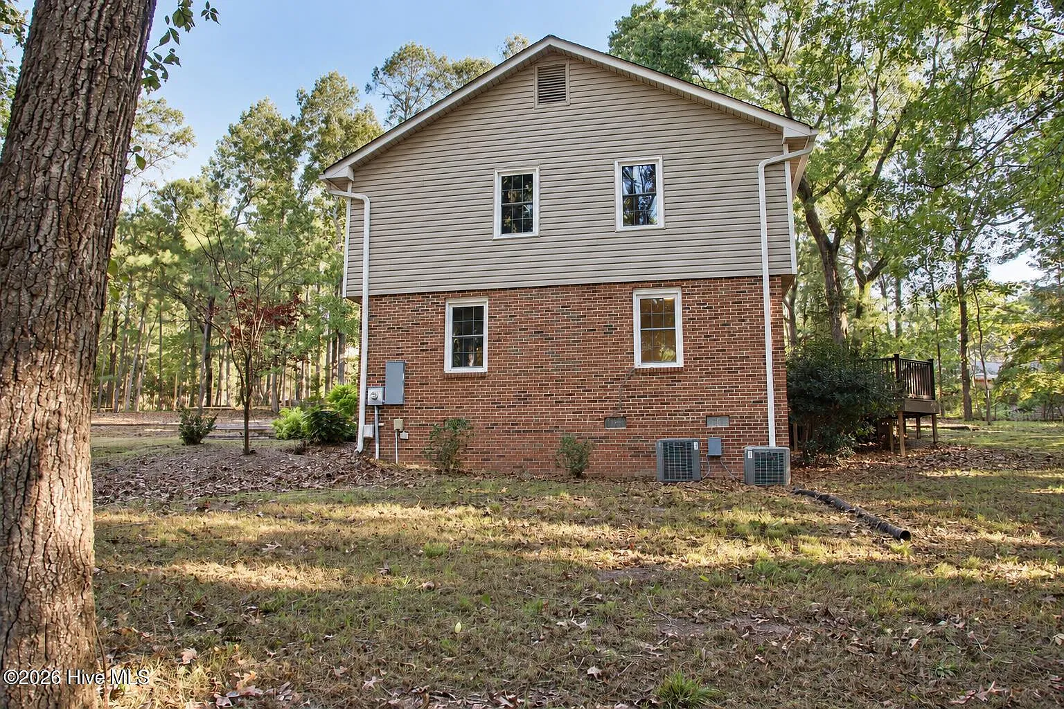 3 bed, 2.5 bath, 1850 sqft, $2,500 — Photo 4
