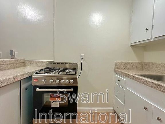 5th image of 14910 Chadron Ave APT P