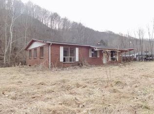 5376 Camp Creek Rd, Julian, WV 25529