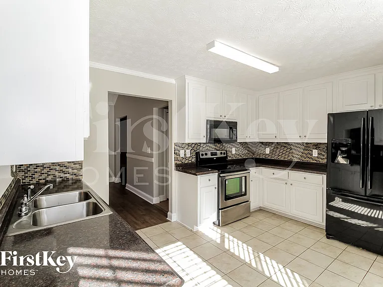 1005 Carrick Ct — Photo 6